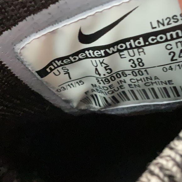 Nike Flyknit Chukka Golf Sneakers - Picture 9 of 10